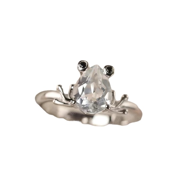Silver Gemstone Frog Design Ring - Picture 2 of 9